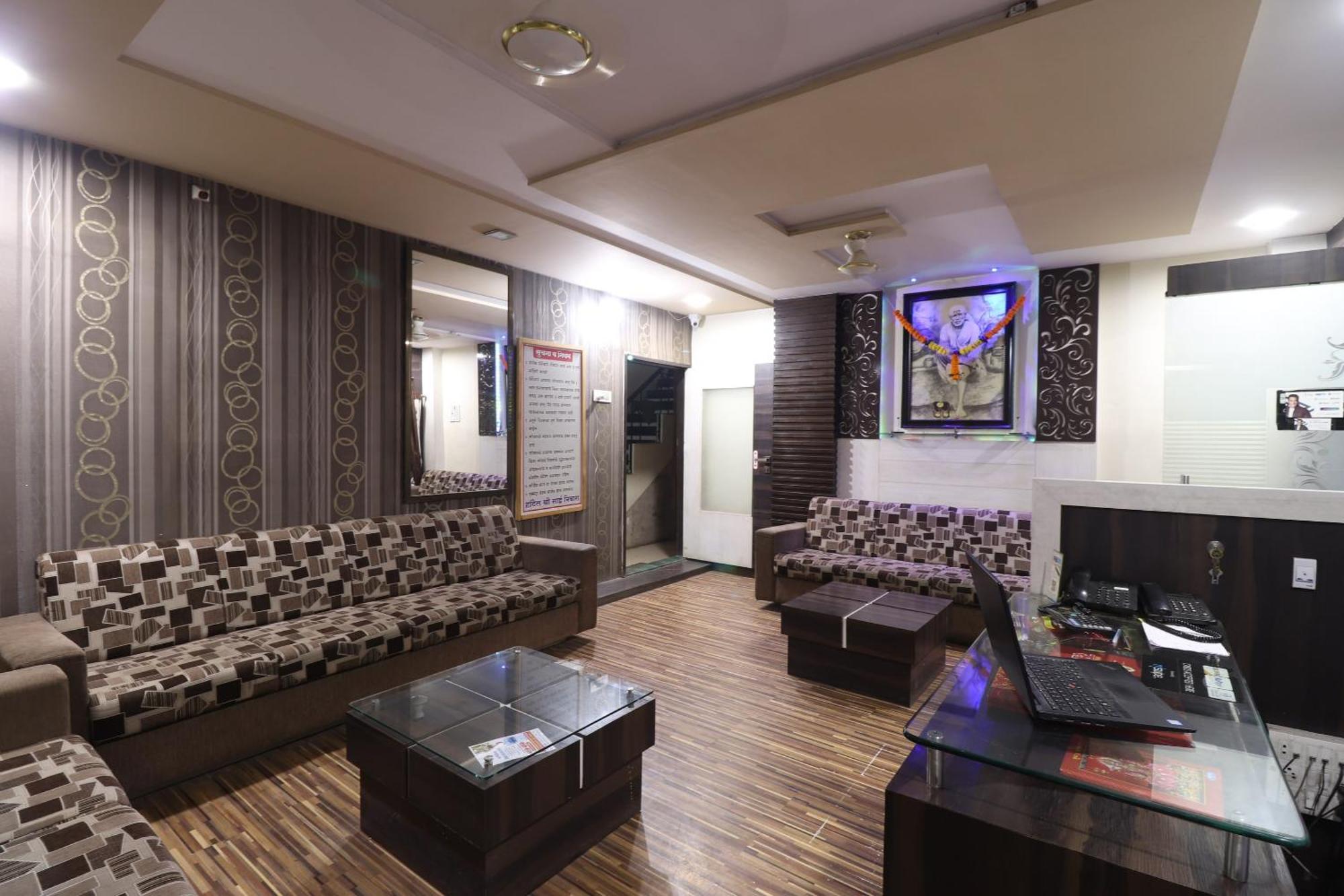 Hotel O Shri Sai Niwara Lodge Dhule Екстериор снимка